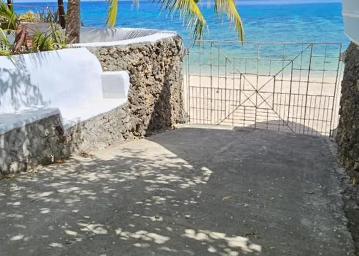 Dapdap Shorelines House B&B